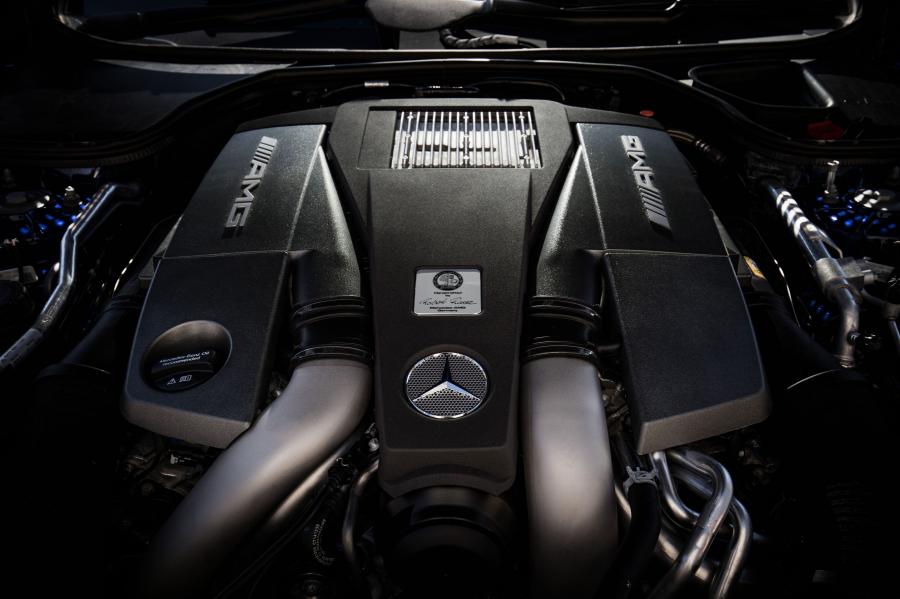 Моторный отсек Mercedes-AMG SL63 2016 года  (AU) (фото 14 из 15)